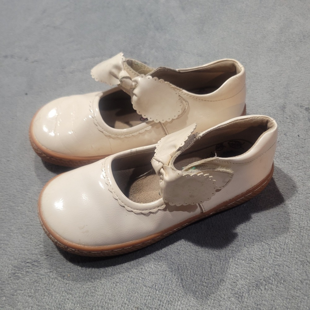 Livie & Luca Mary Jane Girls 13 Ivory Ruche Patent Leather Scalloped Bow Shoes